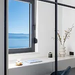 Deluxe Nitia With 4 Bedrooms 550m From Sandy Villa