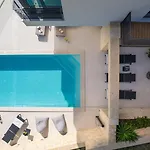 Villa Deluxe Nitia With 4 Bedrooms 550m From Sandy *