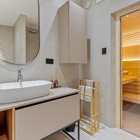 빌라 Deluxe Nitia With 4 Bedrooms 550m From Sandy *