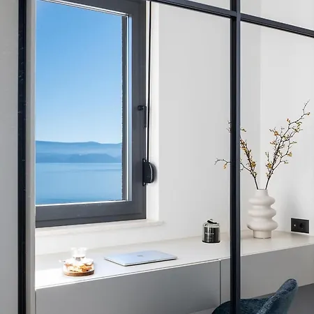 Deluxe Nitia With 4 Bedrooms 550m From Sandy Villa