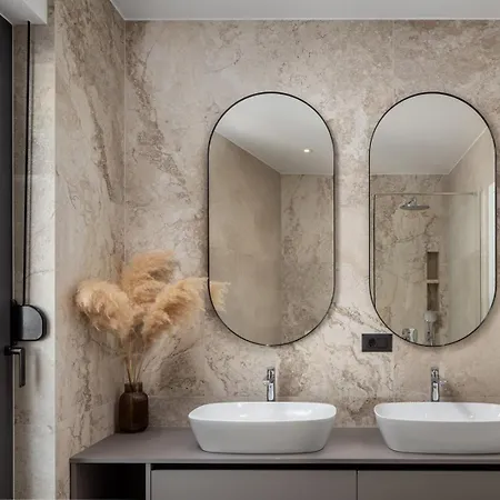 Deluxe Nitia With 4 Bedrooms 550m From Sandy Duće