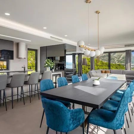Deluxe Nitia With 4 Bedrooms 550m From Sandy 빌라 Duće