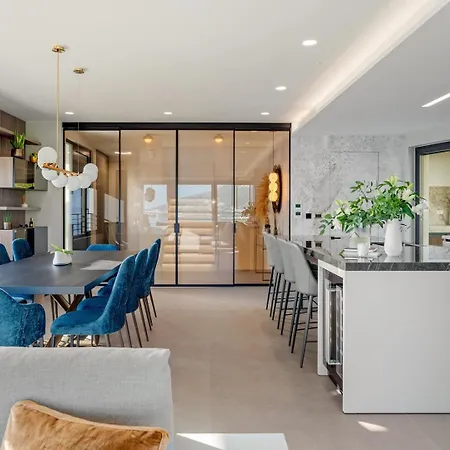 Deluxe Nitia With 4 Bedrooms 550m From Sandy 빌라