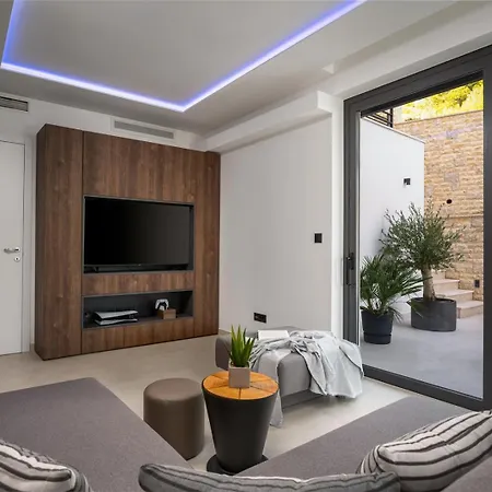 Deluxe Nitia With 4 Bedrooms 550m From Sandy * Duće