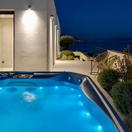Deluxe Nitia With 4 Bedrooms 550m From Sandy 빌라 *