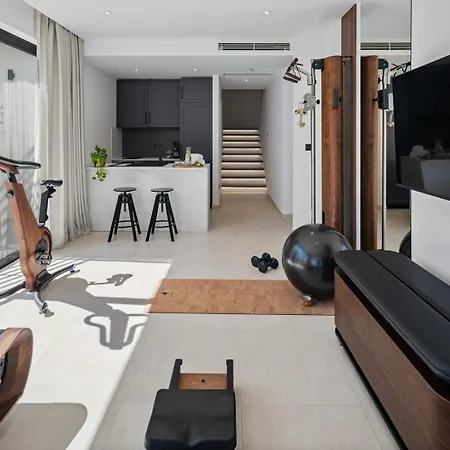 Deluxe Nitia With 4 Bedrooms 550m From Sandy Duce