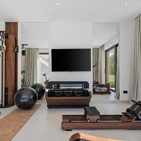Deluxe Nitia With 4 Bedrooms 550m From Sandy 빌라
