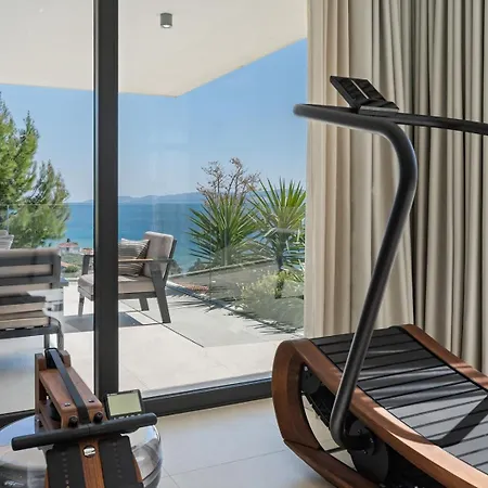 Deluxe Nitia With 4 Bedrooms 550m From Sandy 빌라 *