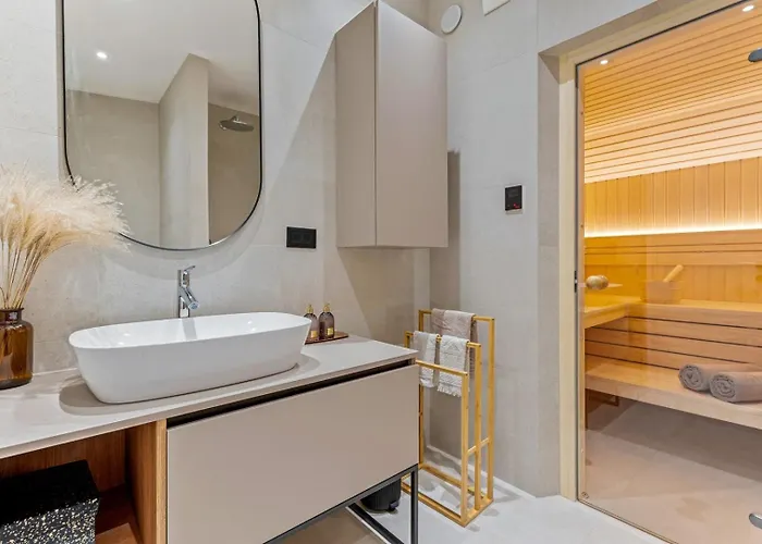 Vila Deluxe Nitia With 4 Bedrooms 550m From Sandy *