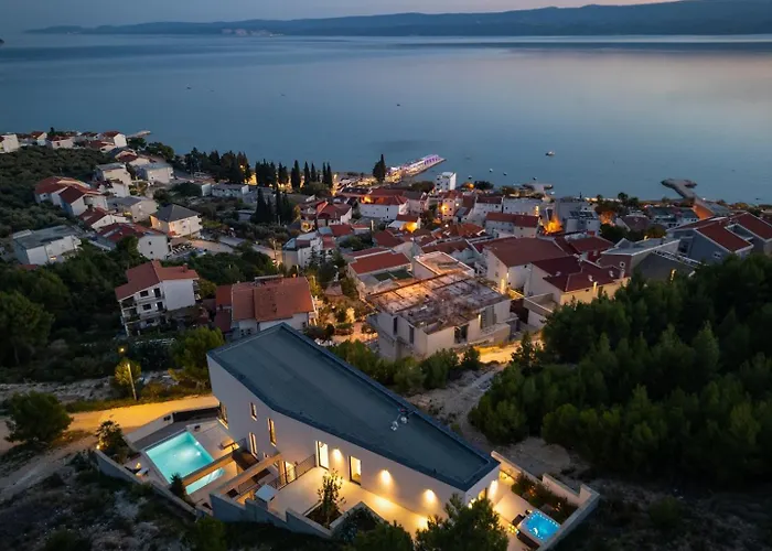 Deluxe Nitia With 4 Bedrooms 550m From Sandy Vila