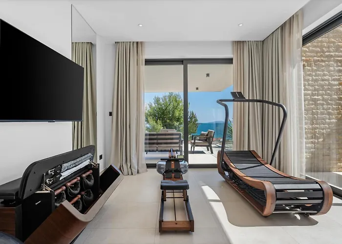 Vila Deluxe Nitia With 4 Bedrooms 550m From Sandy *