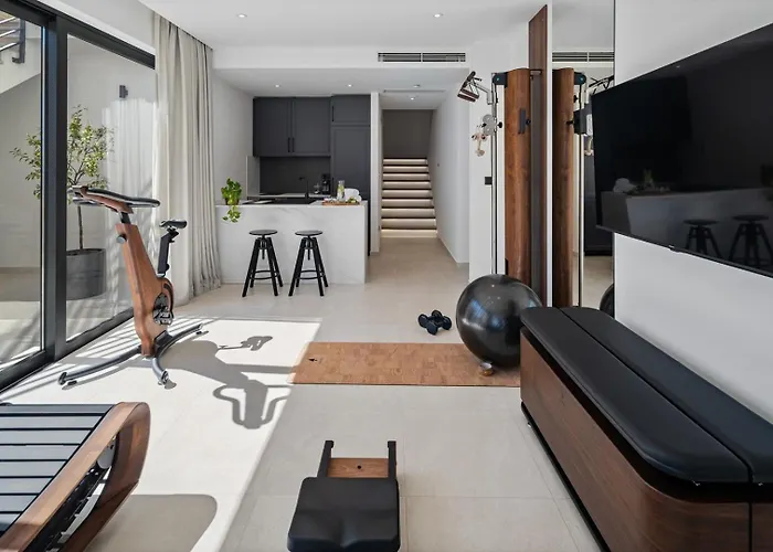 Deluxe Nitia With 4 Bedrooms 550m From Sandy Duce